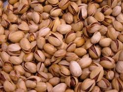 Pistachenoten in dop drooggebrand ongezouten